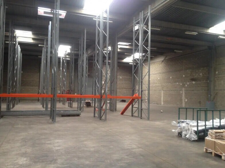 Industriel dans Goussainville à louer - Photo du bâtiment - Image 2 de 15