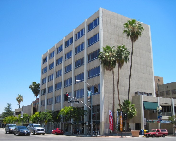 1415 18th St, Bakersfield, CA for lease - Building Photo - Image 3 of 5