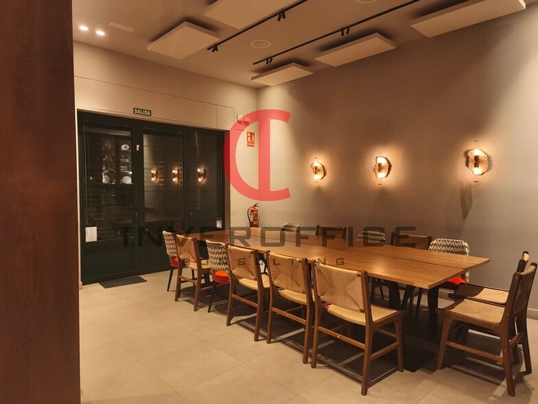 Multifamily in Madrid, Madrid for sale - Primary Photo - Image 1 of 1