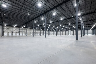 625 Bronte Rd, Oakville, ON for lease Interior Photo- Image 1 of 2