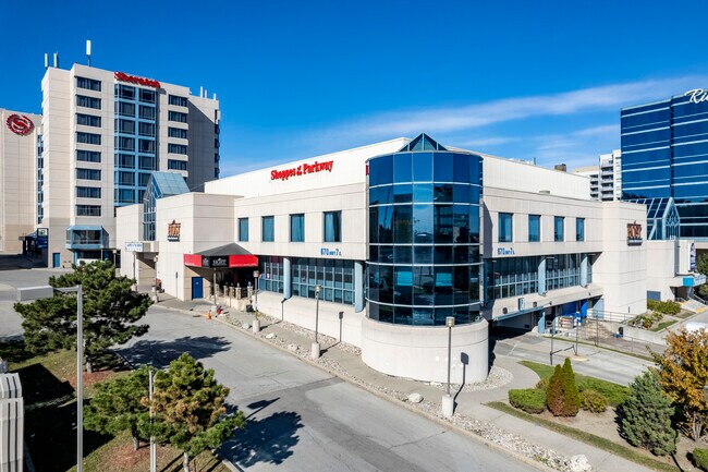 Plus de détails pour 670 Hwy-7 E, Richmond Hill, ON - Commerce de détail à vendre