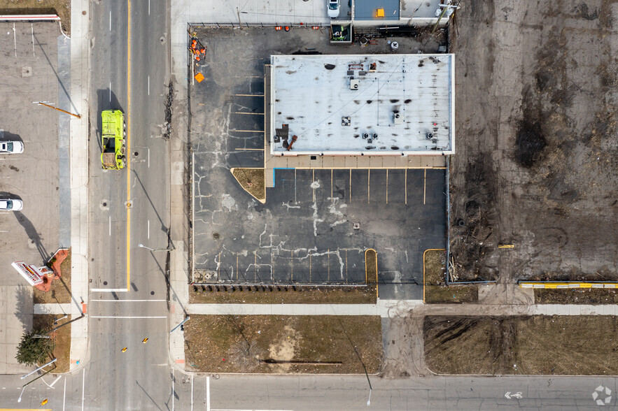 1637 E Grand Blvd, Detroit, MI for lease - Aerial - Image 1 of 4