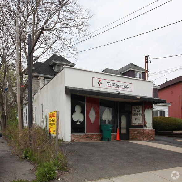 1114 W Genesee St, Syracuse, NY à vendre - Photo du bâtiment - Image 2 de 3