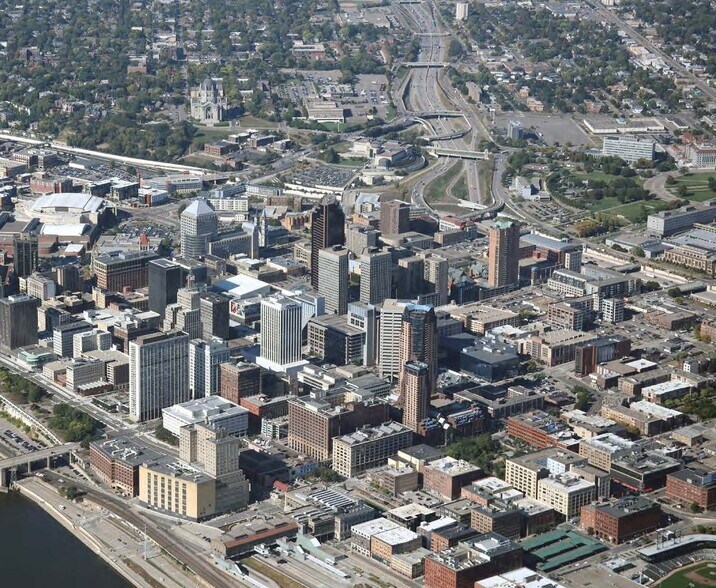 400 Sibley St, Saint Paul, MN à vendre - Photo du bâtiment - Image 2 de 16