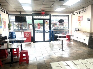 Plus de détails pour 676 Manhattan Ave, Brooklyn, NY - Commerce de détail à louer