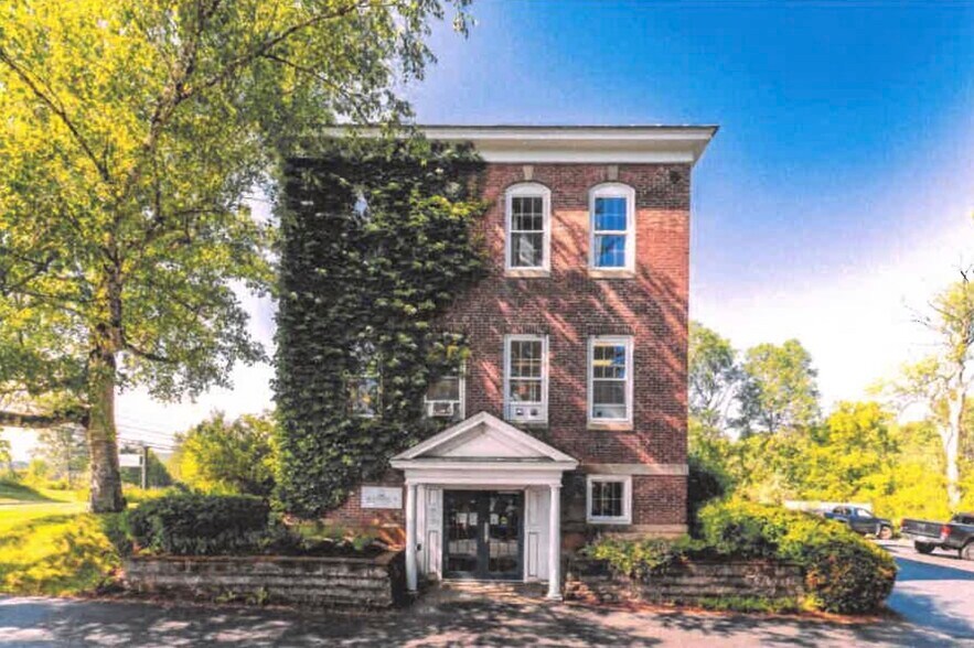 190 Hanover St, Lebanon, NH à louer - Photo du bâtiment - Image 2 de 13