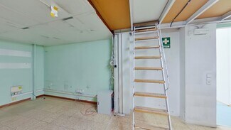 Plus de détails pour Multi-résidentiel à vendre