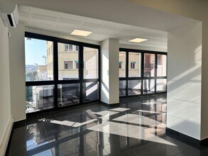 Retail in Manresa, Barcelona for lease Interior Photo- Image 2 of 8