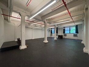 1519 Decatur St, Ridgewood, NY for lease Interior Photo- Image 1 of 8