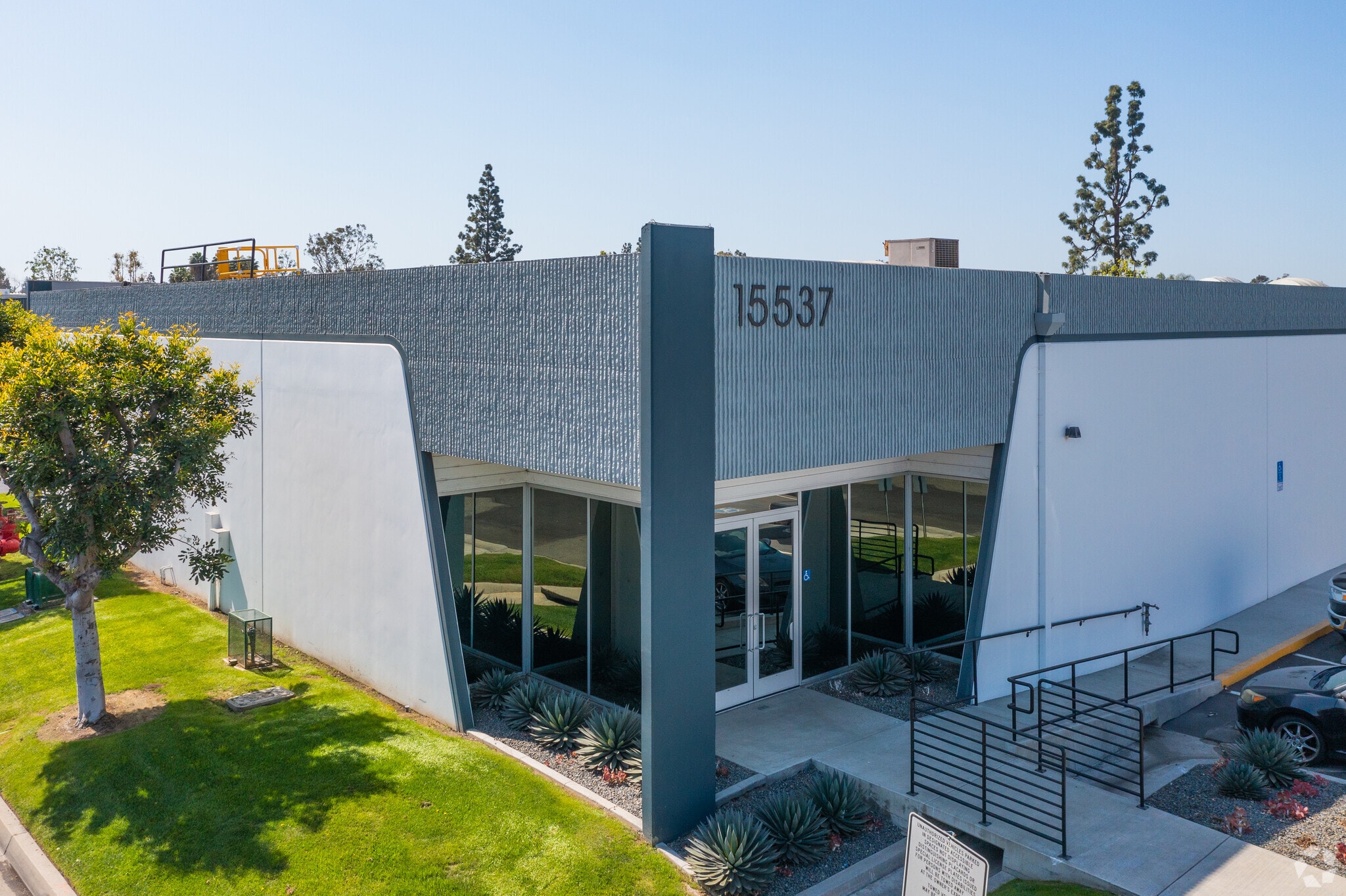 15529-15537 S Blackburn Ave, Norwalk, CA for lease Primary Photo- Image 1 of 4