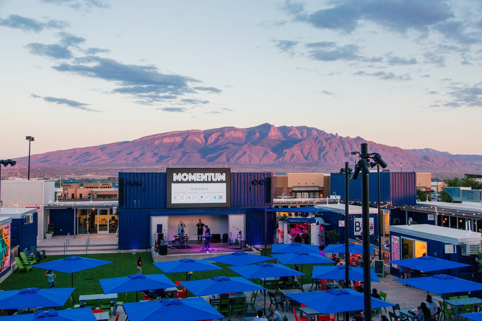 SEC Lincoln Avenue & Enchanted Hills Blvd, Rio Rancho, NM à louer Photo du bâtiment- Image 1 de 9