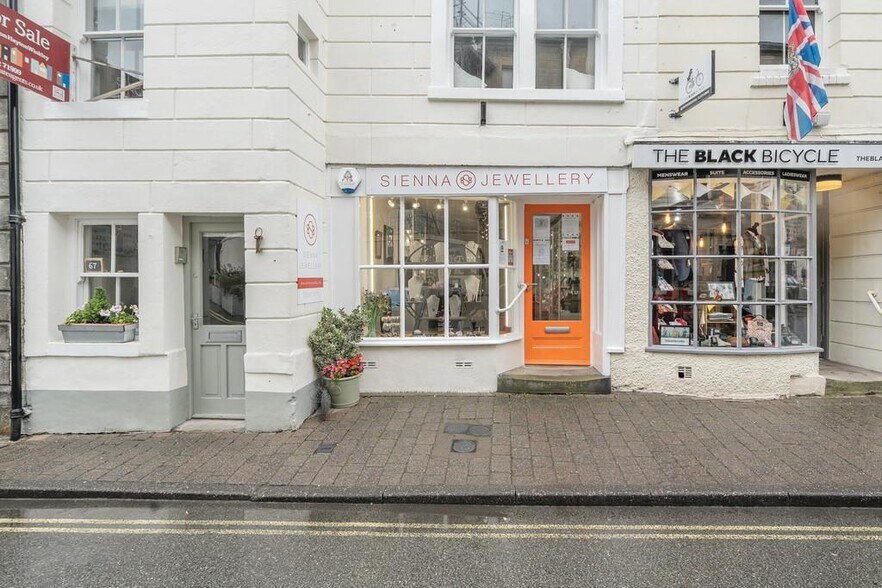 63-67 Main St, Carnforth à vendre - Photo du bâtiment - Image 2 de 25