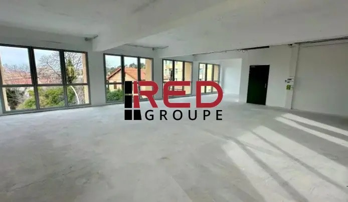 Rue Pasteur, Aix-en-Provence for lease Interior Photo- Image 1 of 4