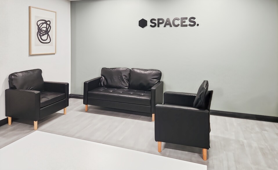 540 N Broadway, Green Bay, WI for lease - Interior Photo - Image 3 of 56