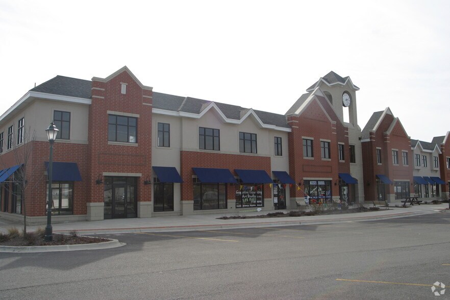 25-41 E Main St, Roselle, IL à vendre - Photo du bâtiment - Image 2 de 49