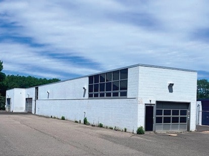 18 Cindy Ln, Tinton Falls, NJ for lease - Building Photo - Image 3 of 10