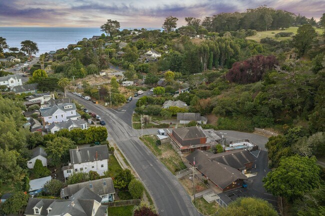 More details for 16-22 Brighton Avenue, Bolinas, CA - Retail for Sale