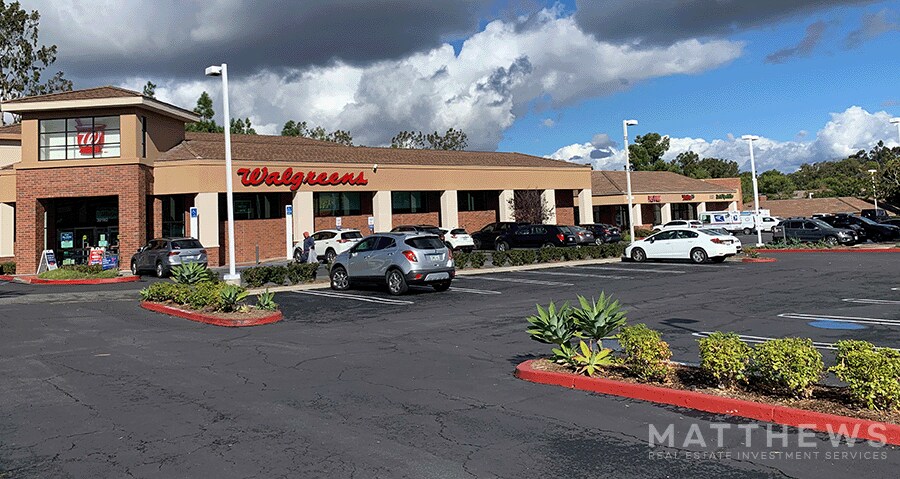 30000-30030 Town Center Dr, Laguna Niguel, CA à louer - Photo du bâtiment - Image 1 de 4