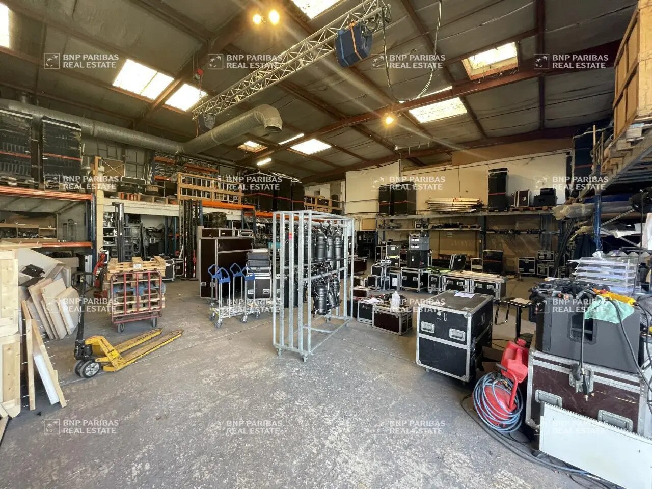 Flex in Lagny-sur-Marne for lease Interior Photo- Image 1 of 6