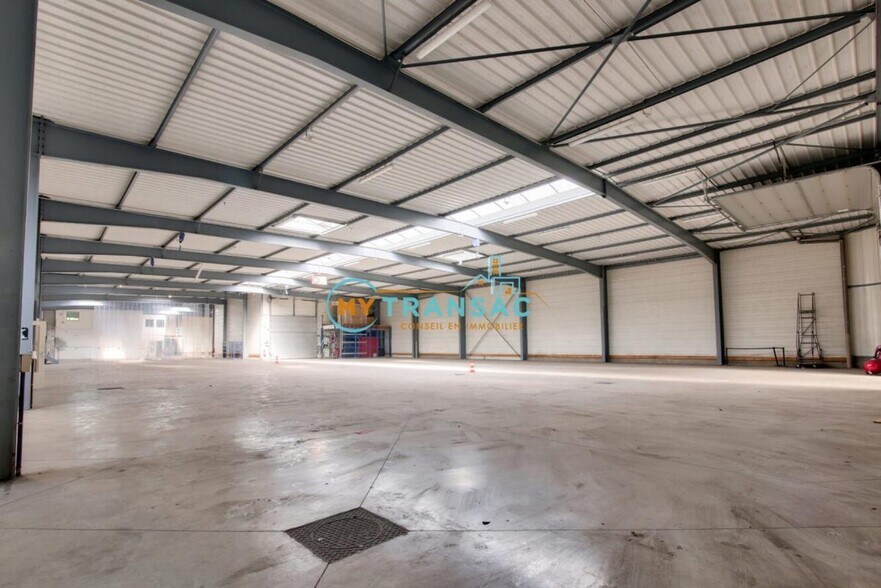 Flex in Tremblay-en-France for lease - Interior Photo - Image 3 of 19