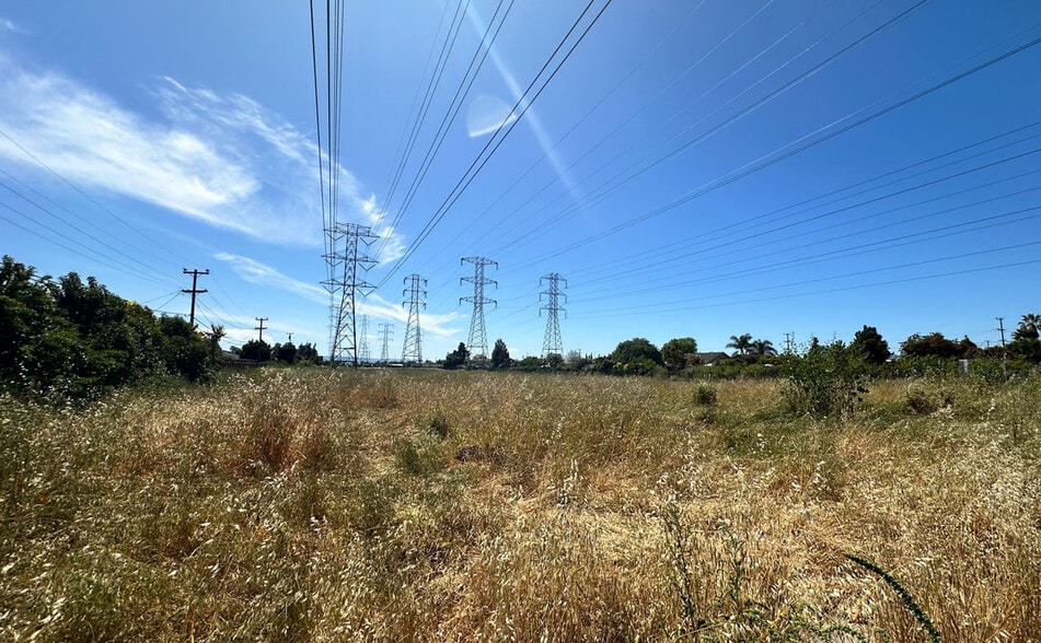 Hopkins Ave, Fremont, CA à vendre - Photo du bâtiment - Image 2 de 4