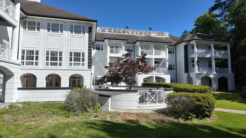 5690 State Bridge Rd, Johns Creek, GA à vendre - Photo du bâtiment - Image 1 de 14