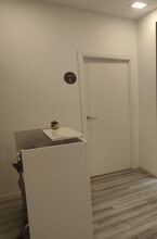 Retail in Madrid, Madrid for lease Interior Photo- Image 2 of 4