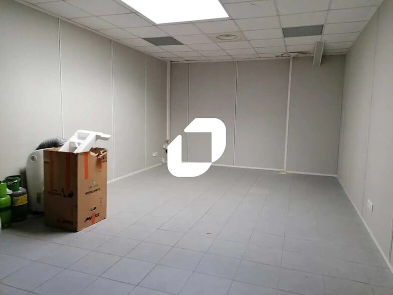 Office in Baillargues for lease - Interior Photo - Image 3 of 21