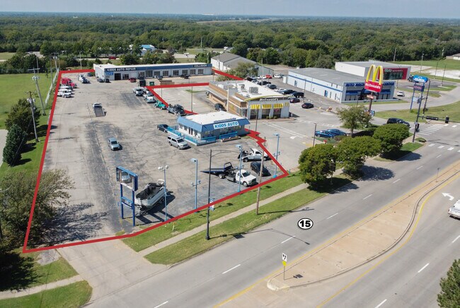 Plus de détails pour DEALERSHIP & 16-BAY SHOP – Commerce de détail à vendre, Derby, KS