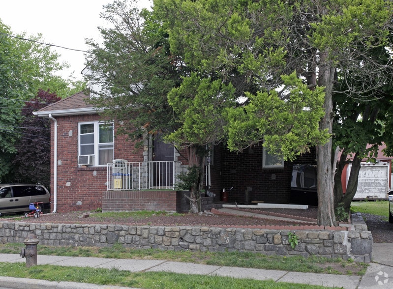 568 Villa Ave, Staten Island, NY for sale - Building Photo - Image 2 of 2