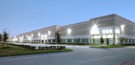 Beltway 8 @ JFK Blvd, Houston, TX à louer Photo du bâtiment- Image 1 de 3