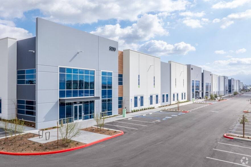 5200-5210 Hamner Ave, Eastvale, CA for lease - Building Photo - Image 3 of 12