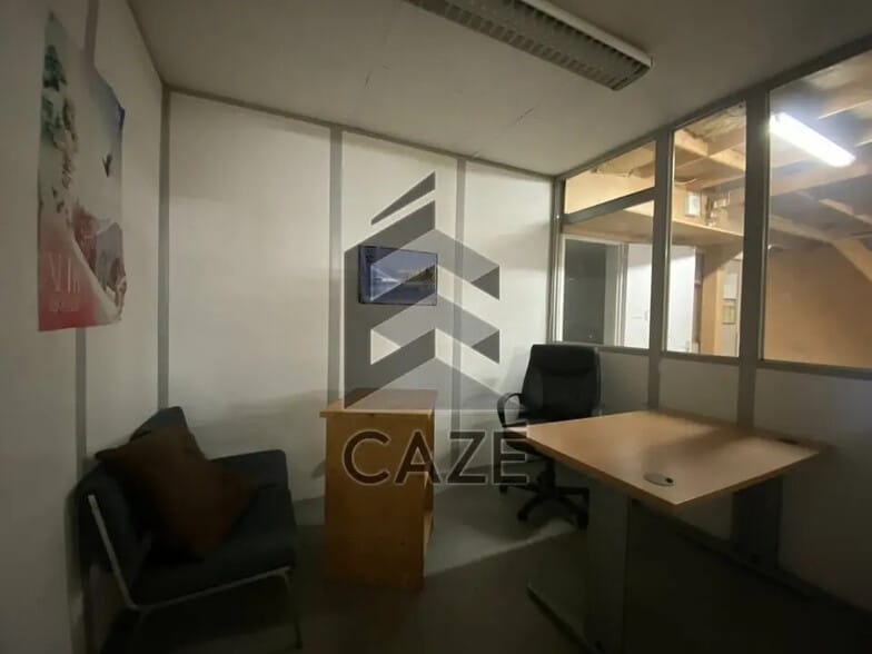 Flex in Bègles for lease - Interior Photo - Image 3 of 9