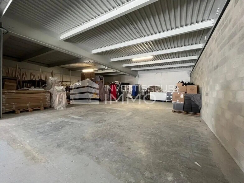 Flex in Neuilly-Plaisance for lease - Building Photo - Image 3 of 10