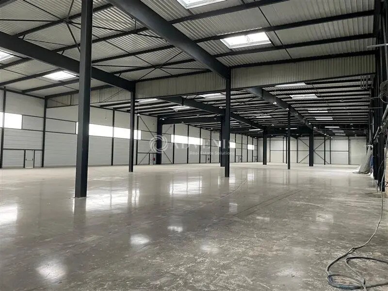 Industrial in Le Bourget for lease Interior Photo- Image 1 of 12