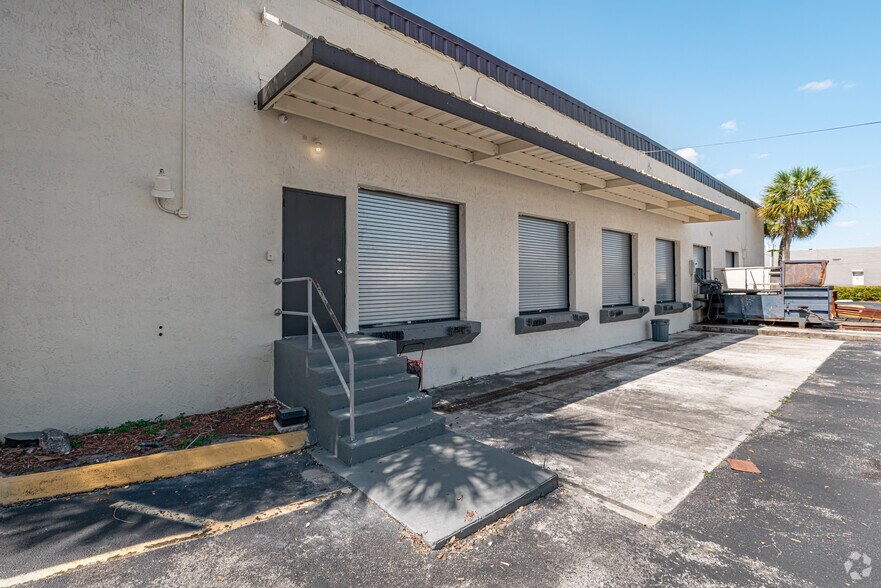 3705 W Commercial Blvd, Fort Lauderdale, FL à louer - Photo du bâtiment - Image 3 de 6