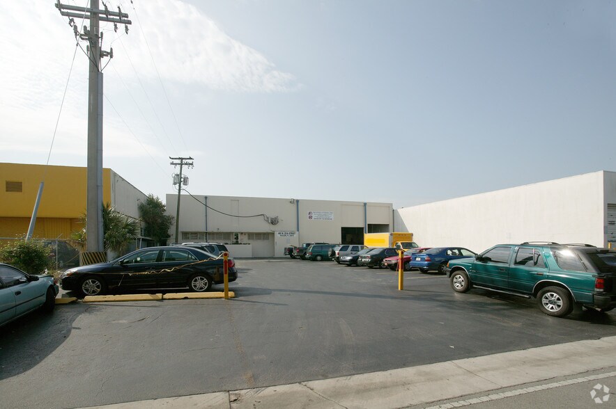 480 W 20th St, Hialeah, FL à louer - Photo principale - Image 1 de 2