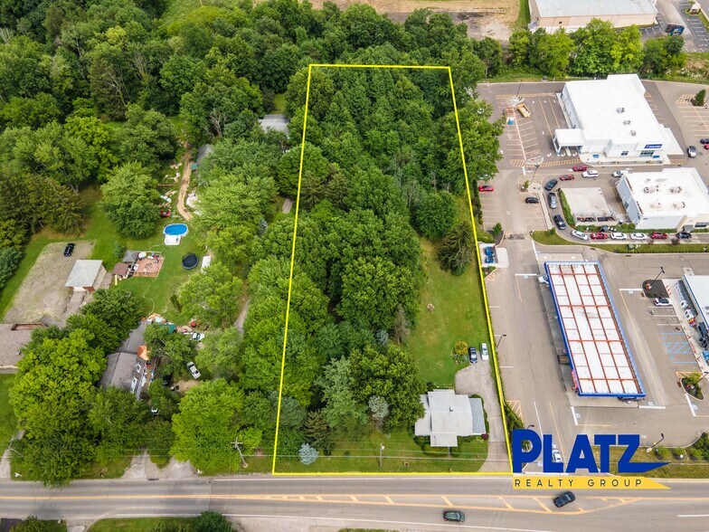 6407 Raccoon Rd, Canfield, OH à louer - Photo du bâtiment - Image 2 de 8