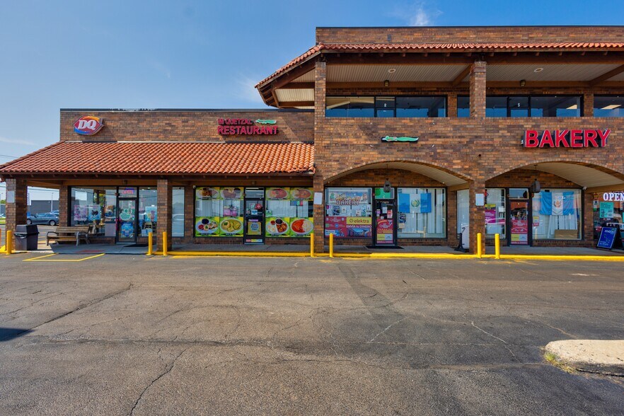 229 W Grand Ave, Bensenville, IL for lease - Building Photo - Image 1 of 22