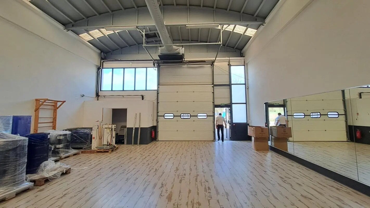 Flex dans Genay à louer Photo du bâtiment- Image 1 de 5