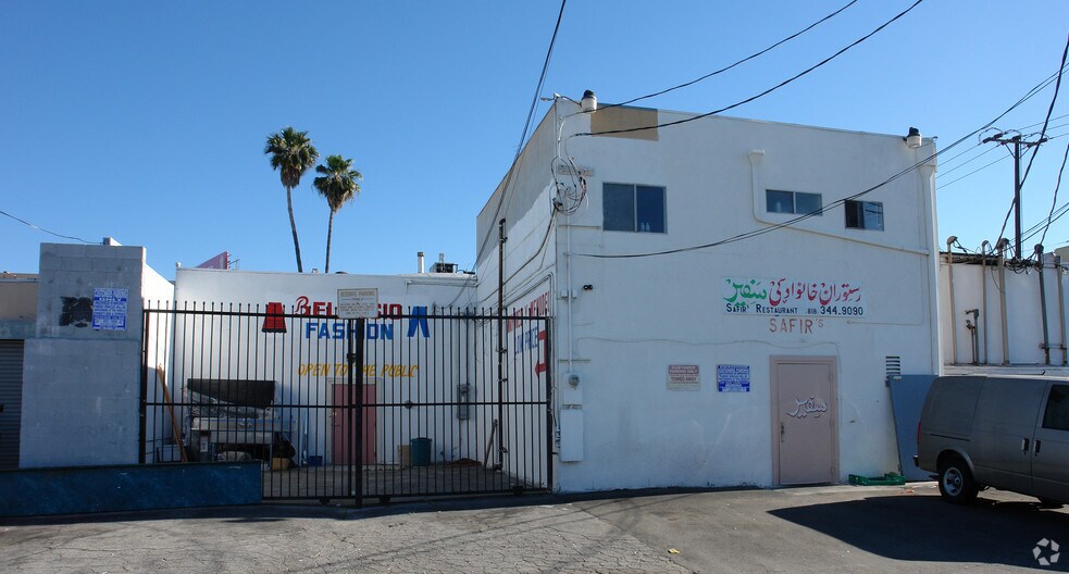 18446-18448 Sherman Way, Reseda, CA à vendre - Photo du bâtiment - Image 3 de 3