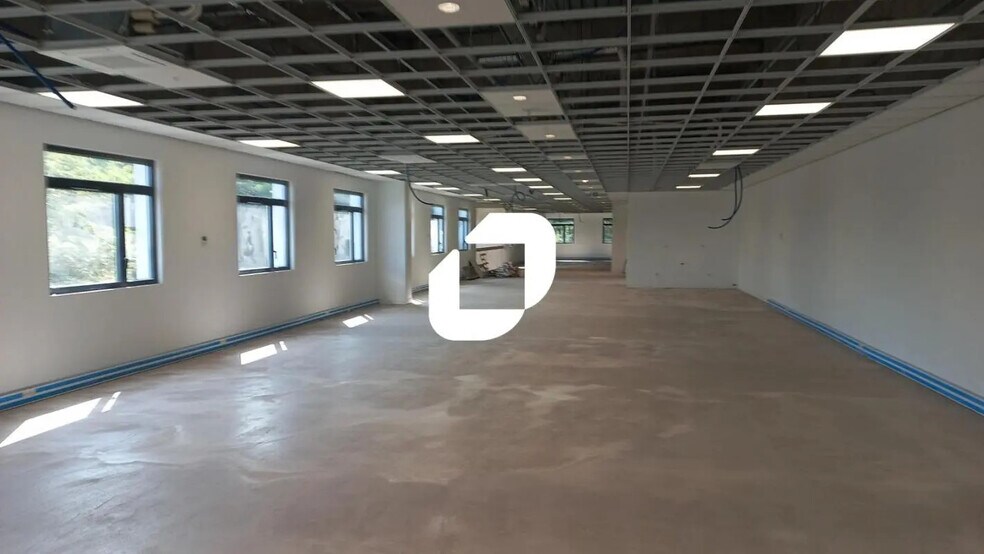 Industrial in Lisses for lease - Interior Photo - Image 3 of 9