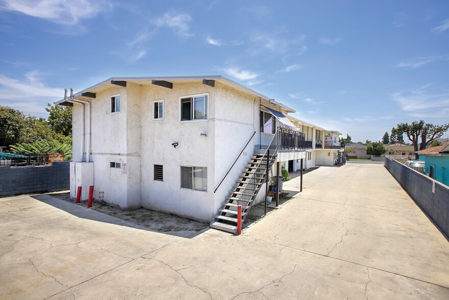 8219 2nd St, Paramount, CA for sale - Building Photo - Image 3 of 9