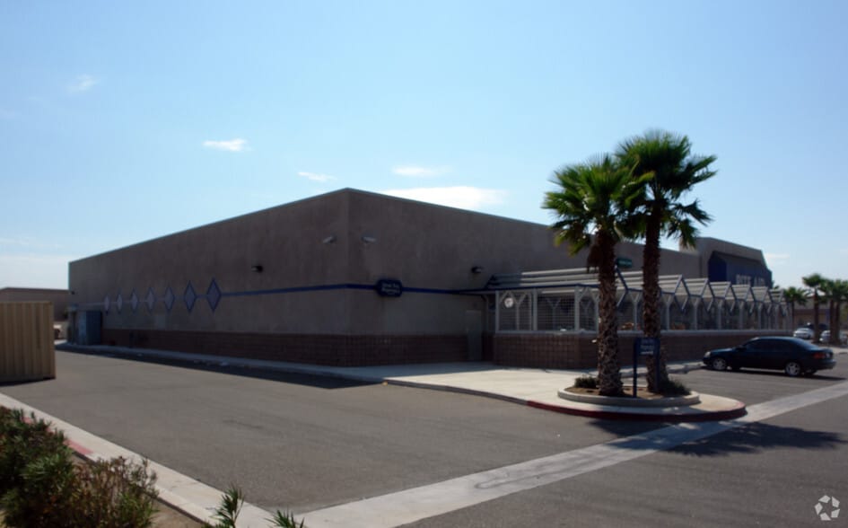 15510 Main St, Hesperia, CA for lease - Building Photo - Image 3 of 4