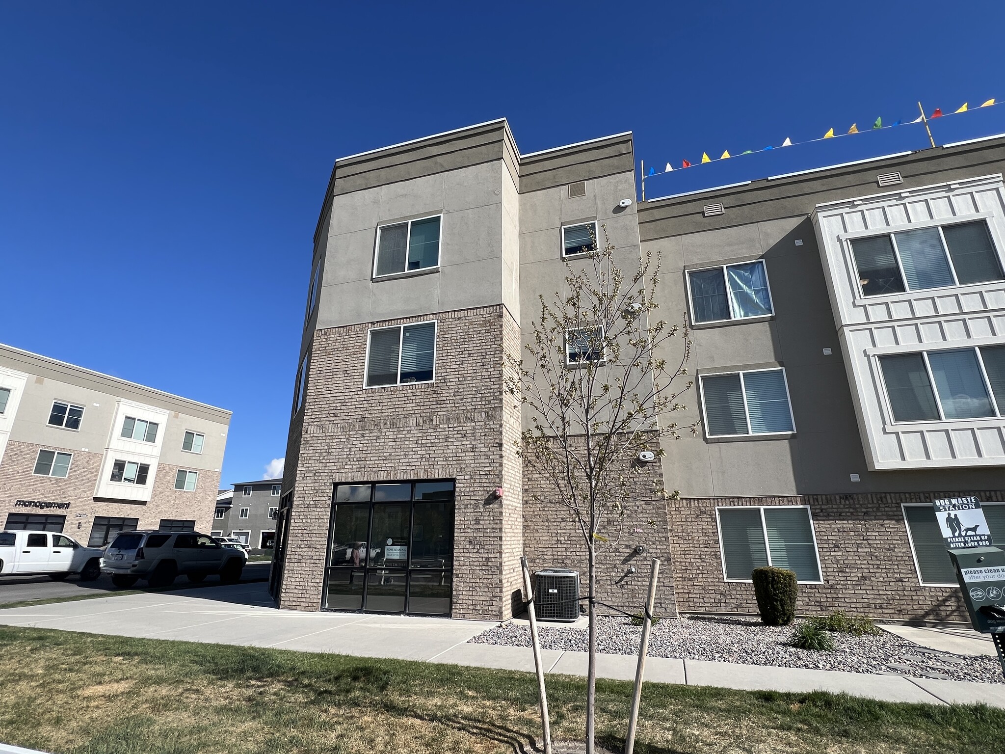 Easton Park Apartments portfolio of 4 properties for sale on LoopNet.ca Building Photo- Image 1 of 27