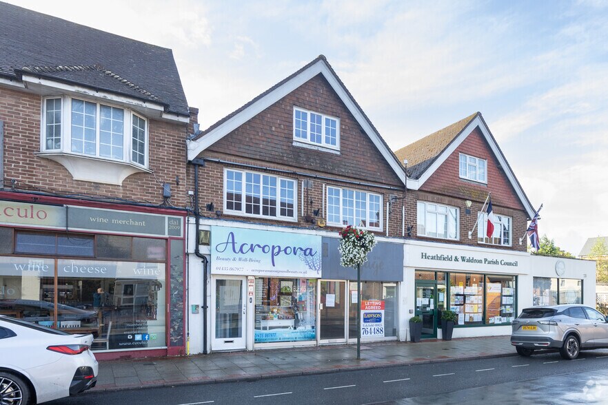71 High St, Heathfield for lease - Primary Photo - Image 1 of 2