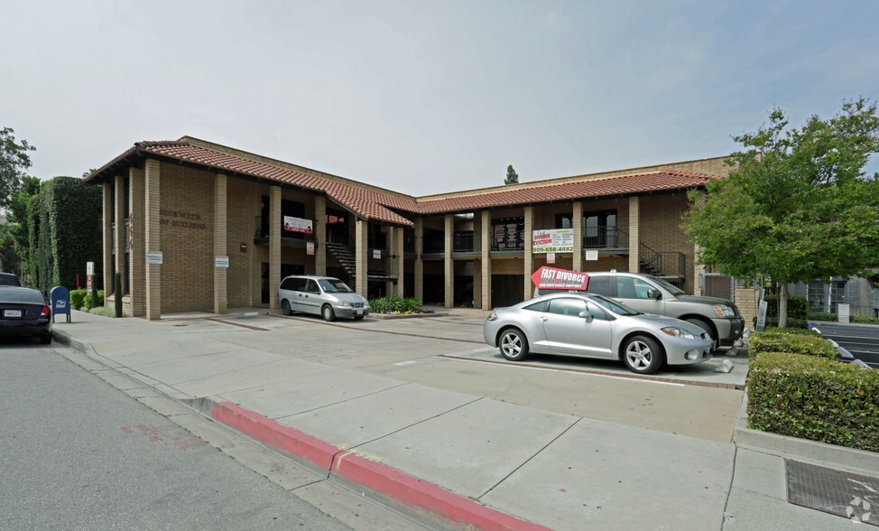 444 N Arrowhead Ave, San Bernardino, CA for lease - Building Photo - Image 1 of 12