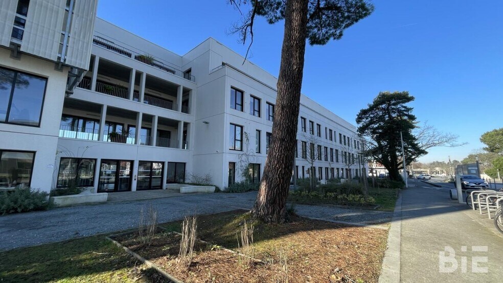 30-21 Avenue Gustave Eiffel, Pessac for lease - Building Photo - Image 2 of 7