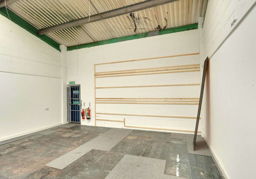 2B Brunel Way, Minehead à louer - Photo du bâtiment - Image 3 de 10