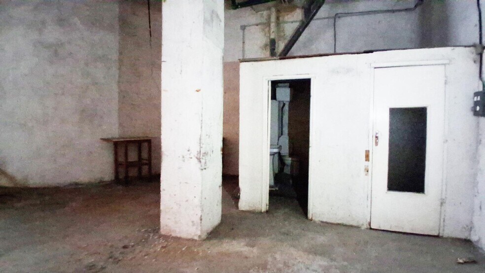 Campoamor, de, 14, Salamanca, Salamanca for sale - Interior Photo - Image 3 of 16